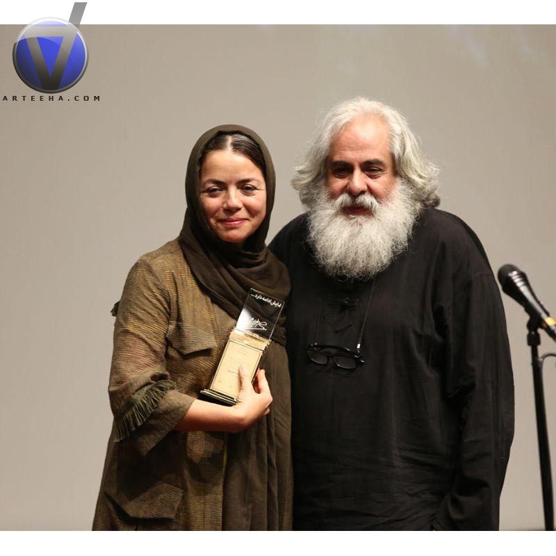 همسر مهتاب نصیرپور محمد رحمانیان، نمایشنامه‌نویس و کارگردان تئاتر و تلویزیون است.